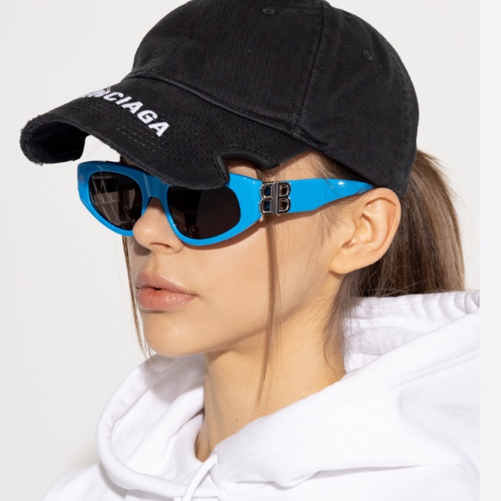 Excluded Balenciaga Sunglasses, New 325 - Picture 4 of 9